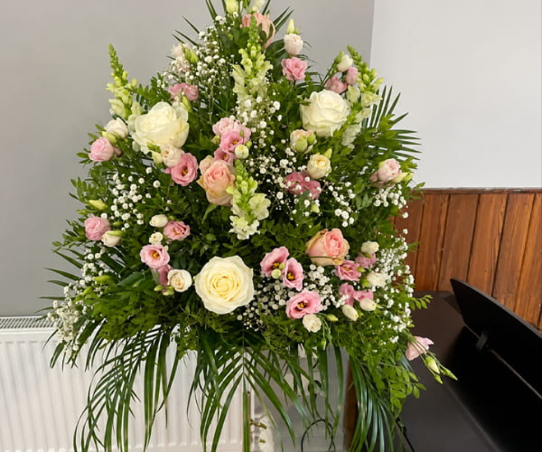 Ceremony flowers for a Lanarkshire wedding